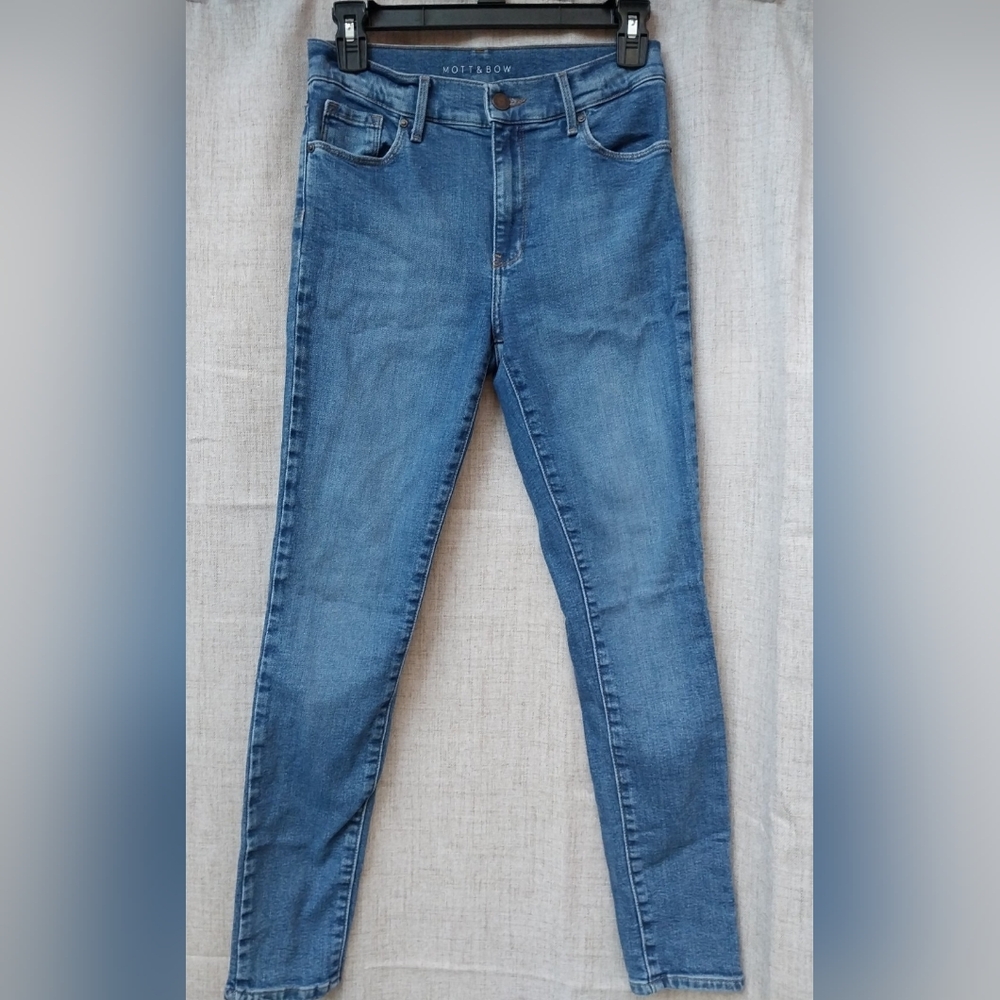 Mott And Bow Women's Blue Jeans